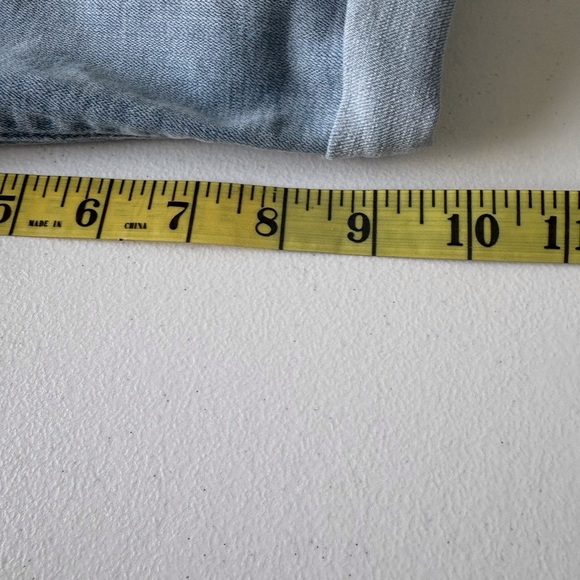 Levi Women Classic Bermuda Denim Shorts Size 22W NWT Beach Vacation Football - Picture 12 of 12